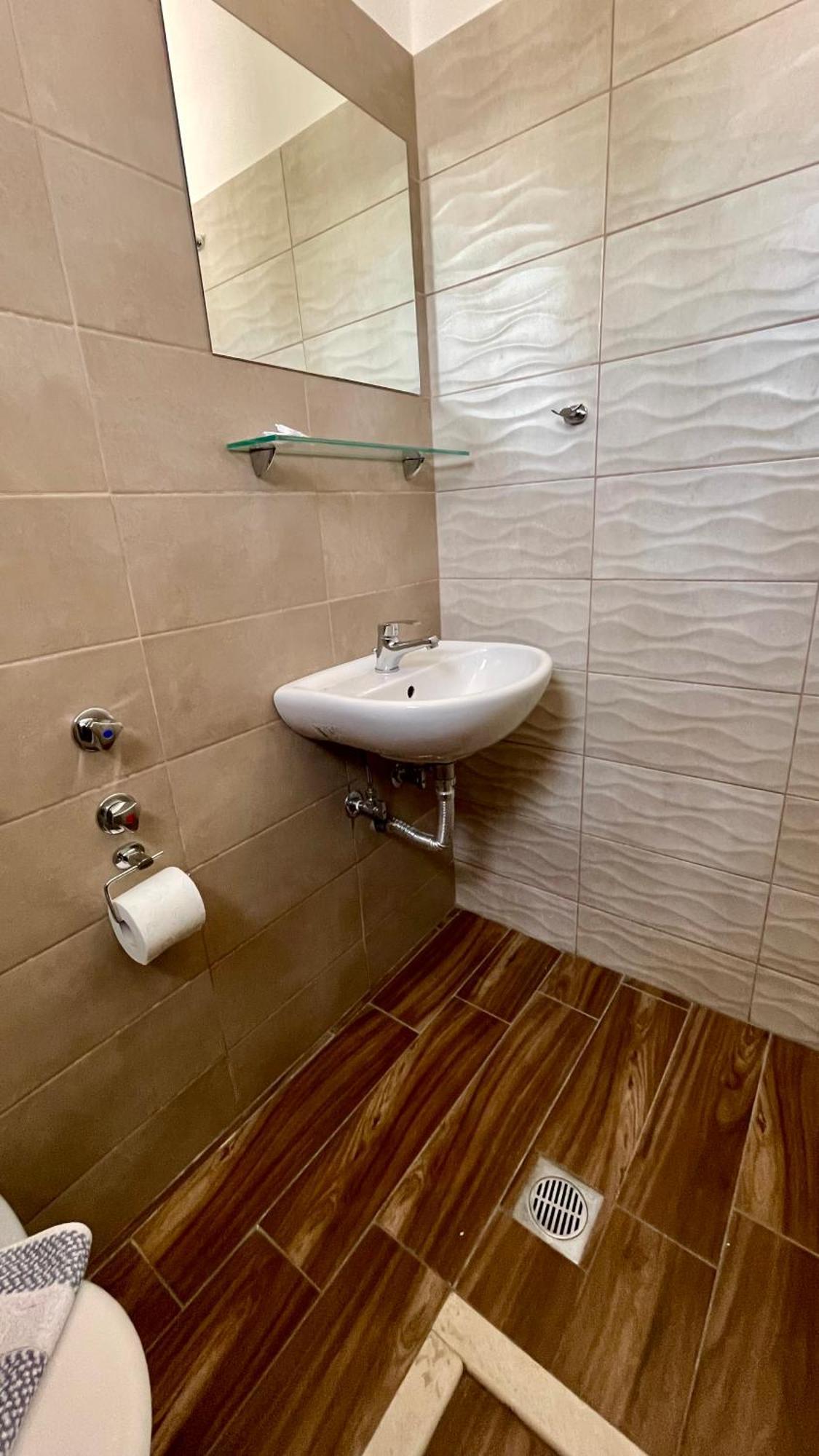 Velonis Apartments 乐托卡亚 外观 照片